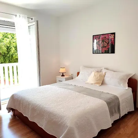 Holiday home House Kuna - Kuca Za Odmor I Opustanje -np Krka Bristane