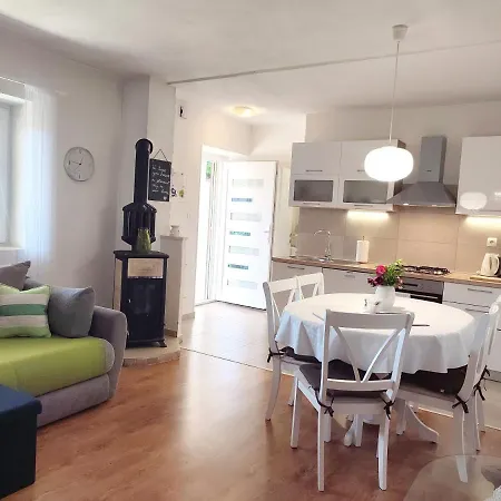 Semesterbostad House Kuna - Kuca Za Odmor I Opustanje -np Krka Bristane