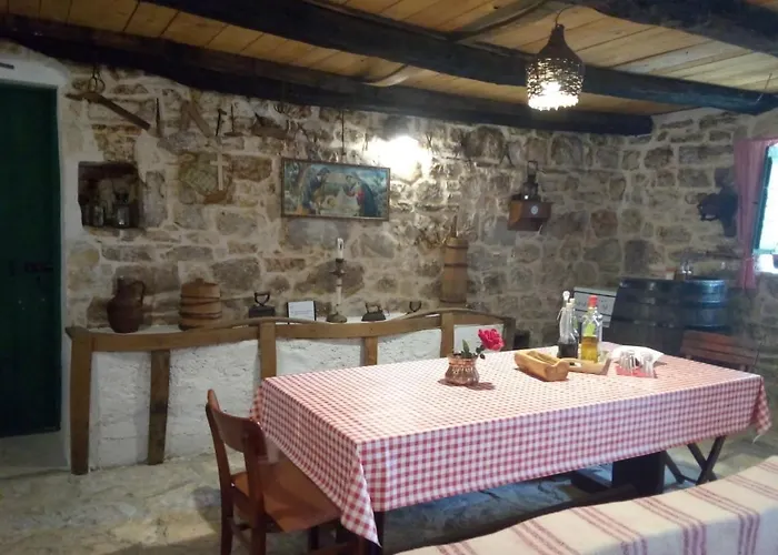 House Kuna - Kuca Za Odmor I Opustanje -np Krka Hébergement de vacances Bristane